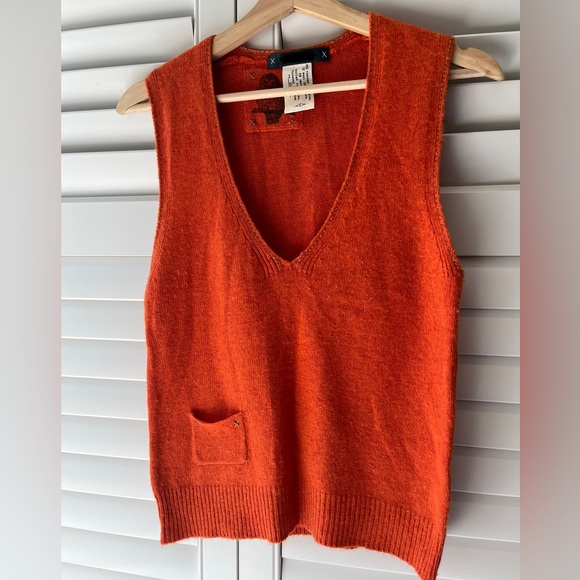 ASO Lorelai Gilmore - Orange Sweater Vest - Picture 5 of 9